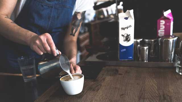Barista: πώς να ξεκινήσετε στον κόσμο του καφέ